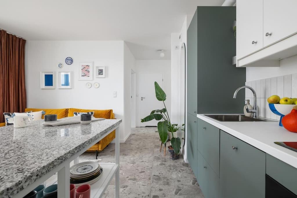 Apartment With Balcony, Private Parking - Bagry Lake - Goszczynskiego 1 Krakow Luaran gambar