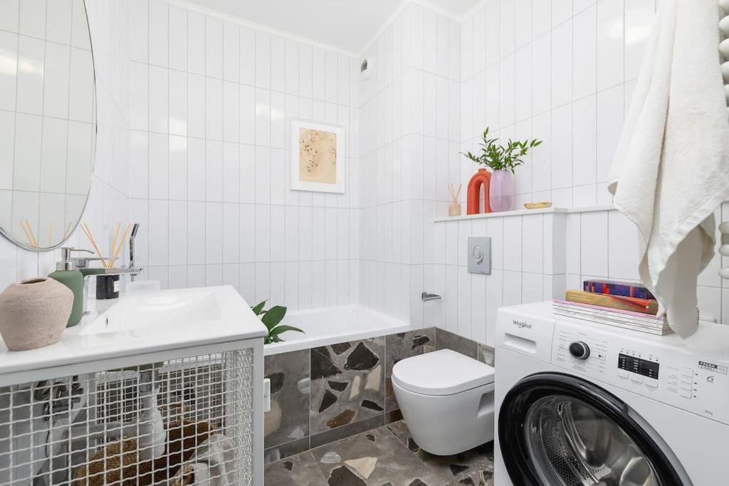 Apartment With Balcony, Private Parking - Bagry Lake - Goszczynskiego 1 Krakow Luaran gambar